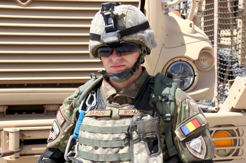 Militar, paramedic și dansator