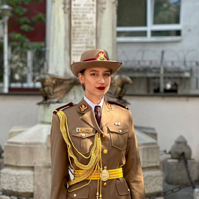 Sublocotenent Maria Suciu, studentă în anul VI la Institutul Medico-Militar 