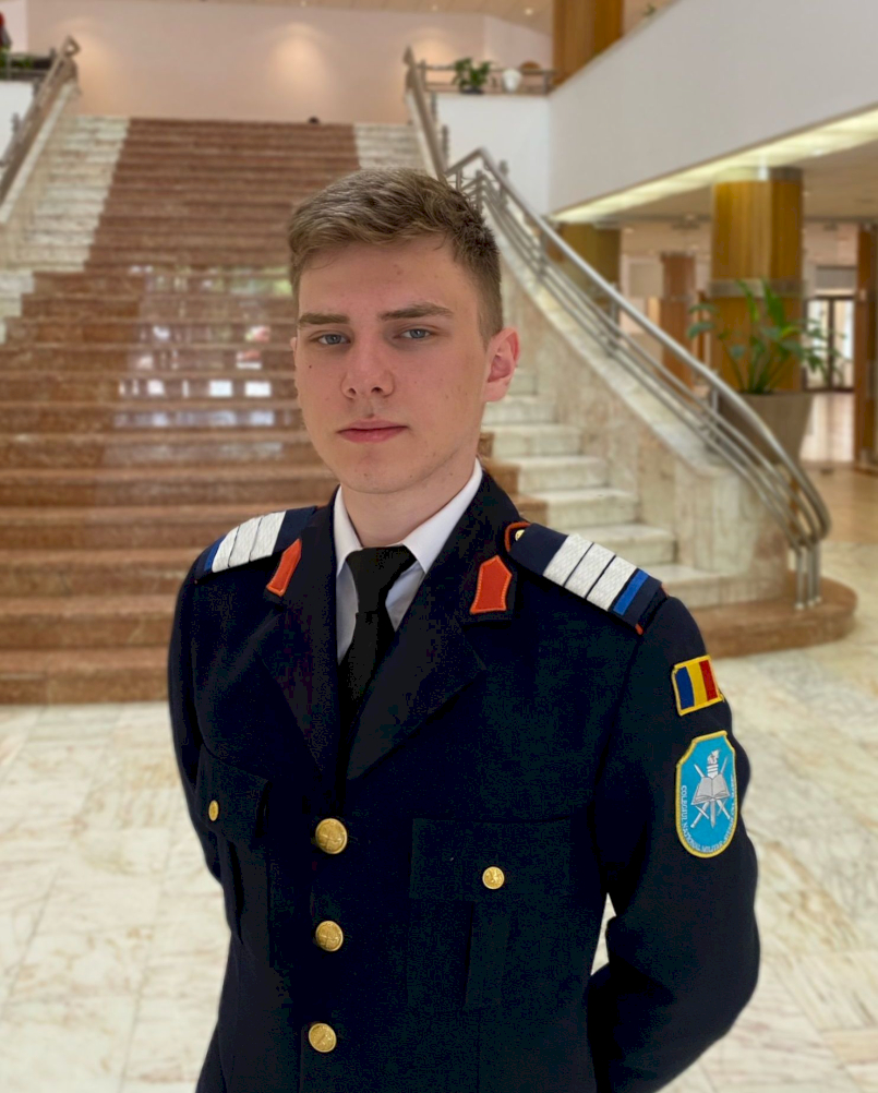 Robert-Adrian Cîrstinariu, șeful promoției 2025 „Regina Maria-150” la Colegiul Național Militar „Ștefan cel Mare”