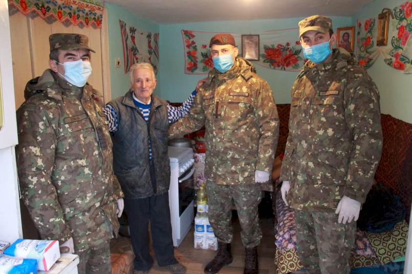Vizite și daruri pentru veterani de război și familii defavorizate 