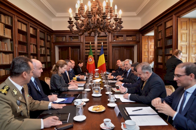 Concluzii ale vizitei ministrului apărării naţionale în Republica Portugheză
